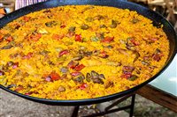Spanien meets Zug - Sonntag 19. Juli 2026 von 11h-18h Serrano-Schinken, Paella (Pollo/Poulet)  und spanische Topweine im Offenausschank. Mit Aussenbar